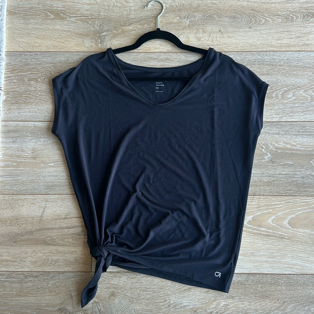 GapFit Breathe tie-front tank